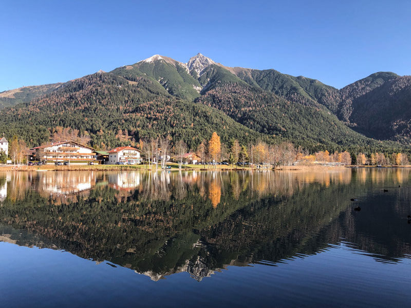 Herbst am Wildsee mir Reither Spitze und Spiegelung